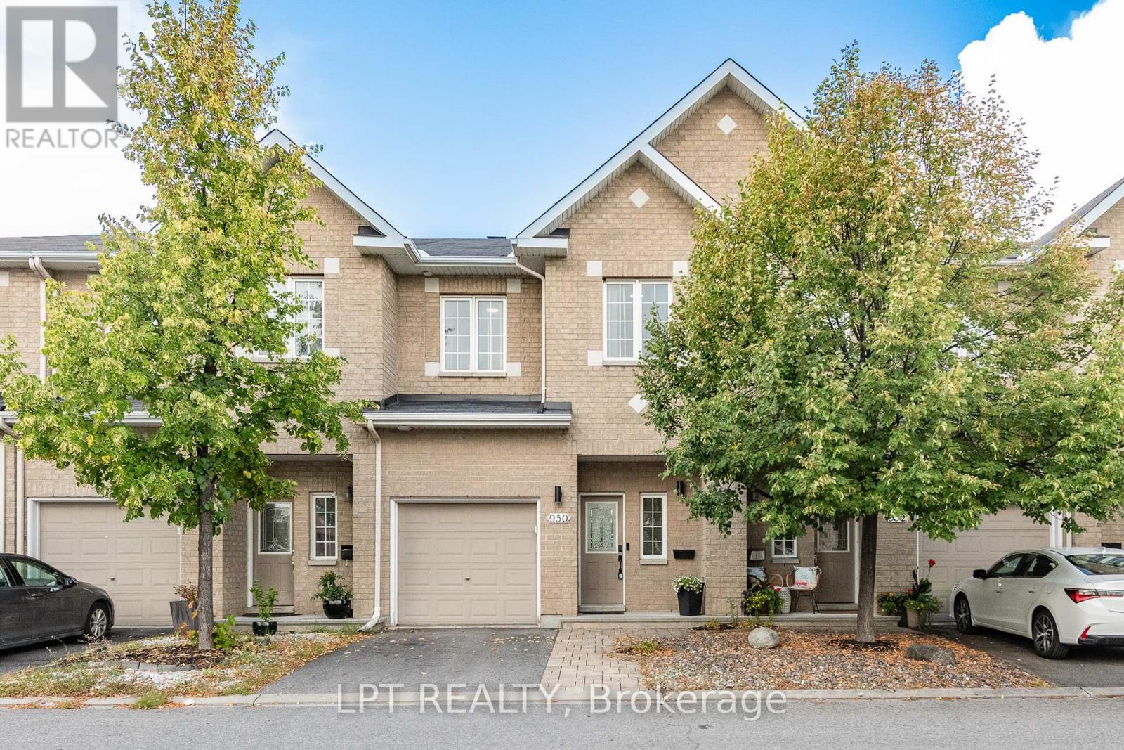 950 Torovin Private, Ottawa, ON K1B 0A7