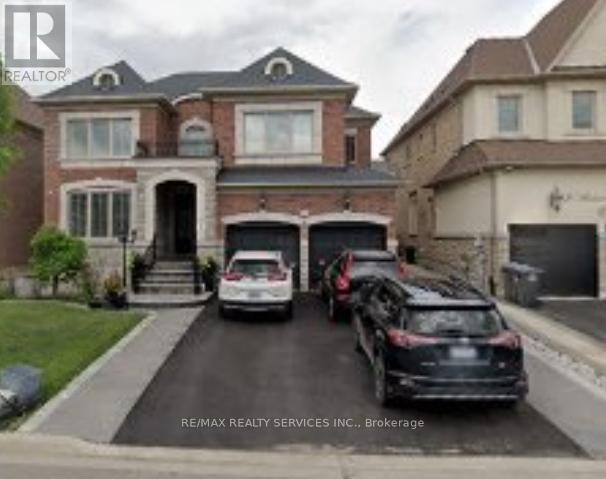 51 Midsummer Dr, Brampton, ON L6P 3E4