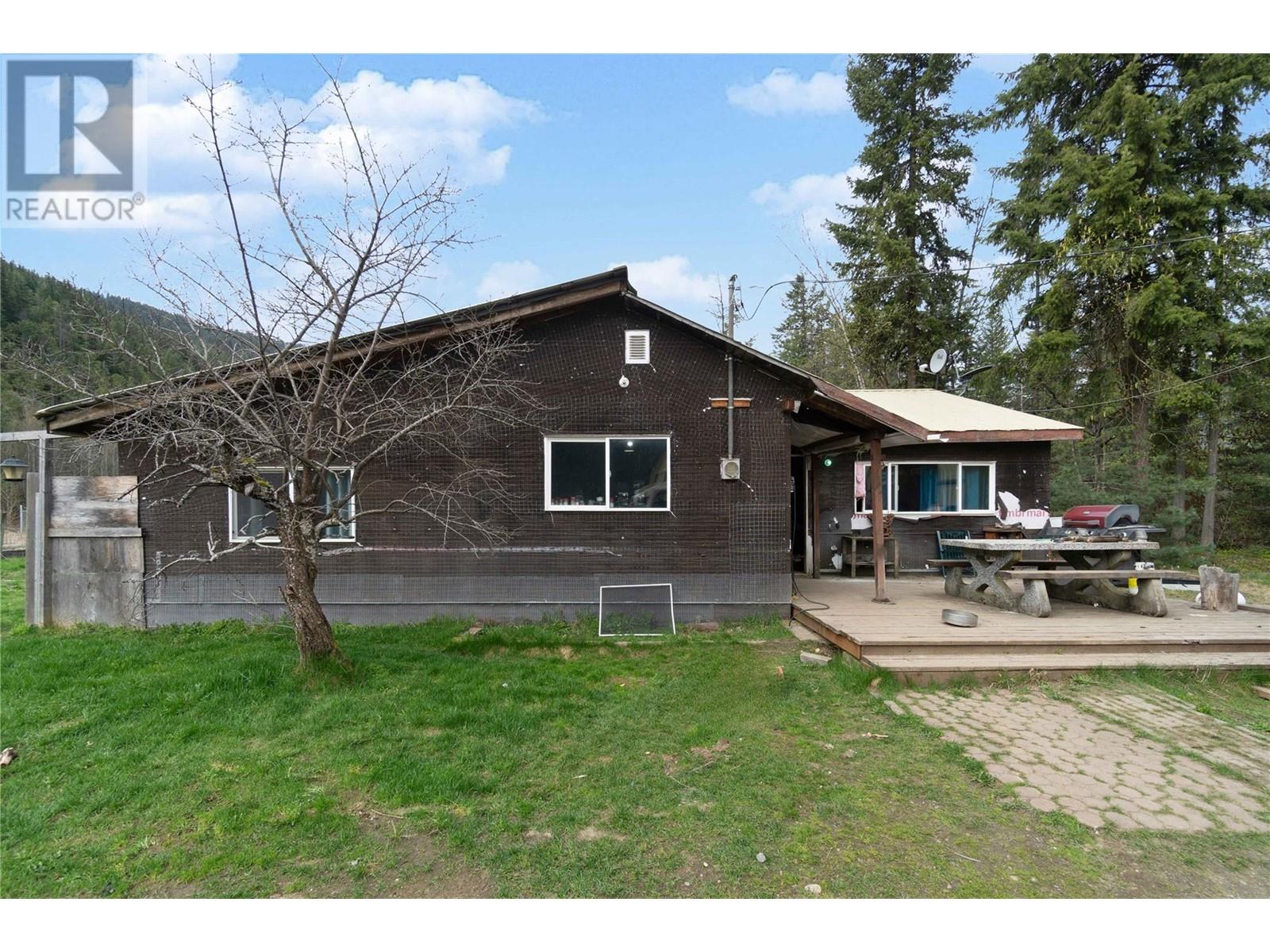3354 Oxbow Frontage Rd, Malakwa, BC V0E 2J0