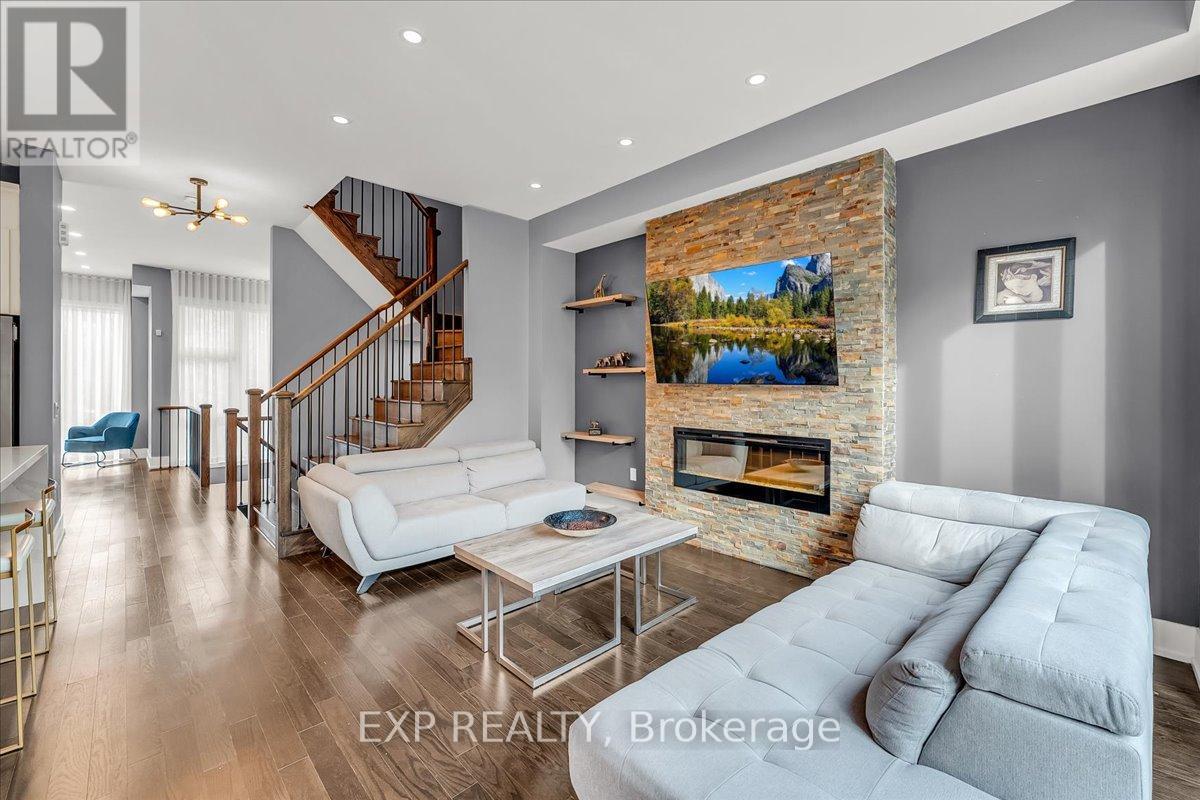 28 Crestridge Dr, Vaughan, ON L6A 1S2