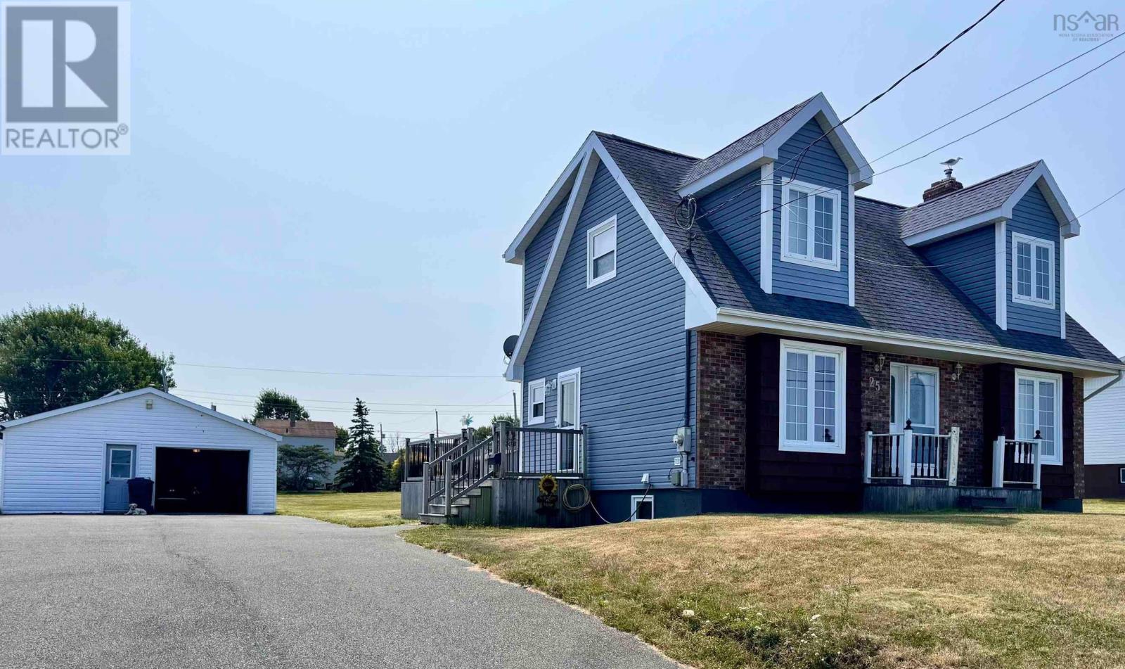 25 Roost St, Glace Bay, NS B1A 5K1