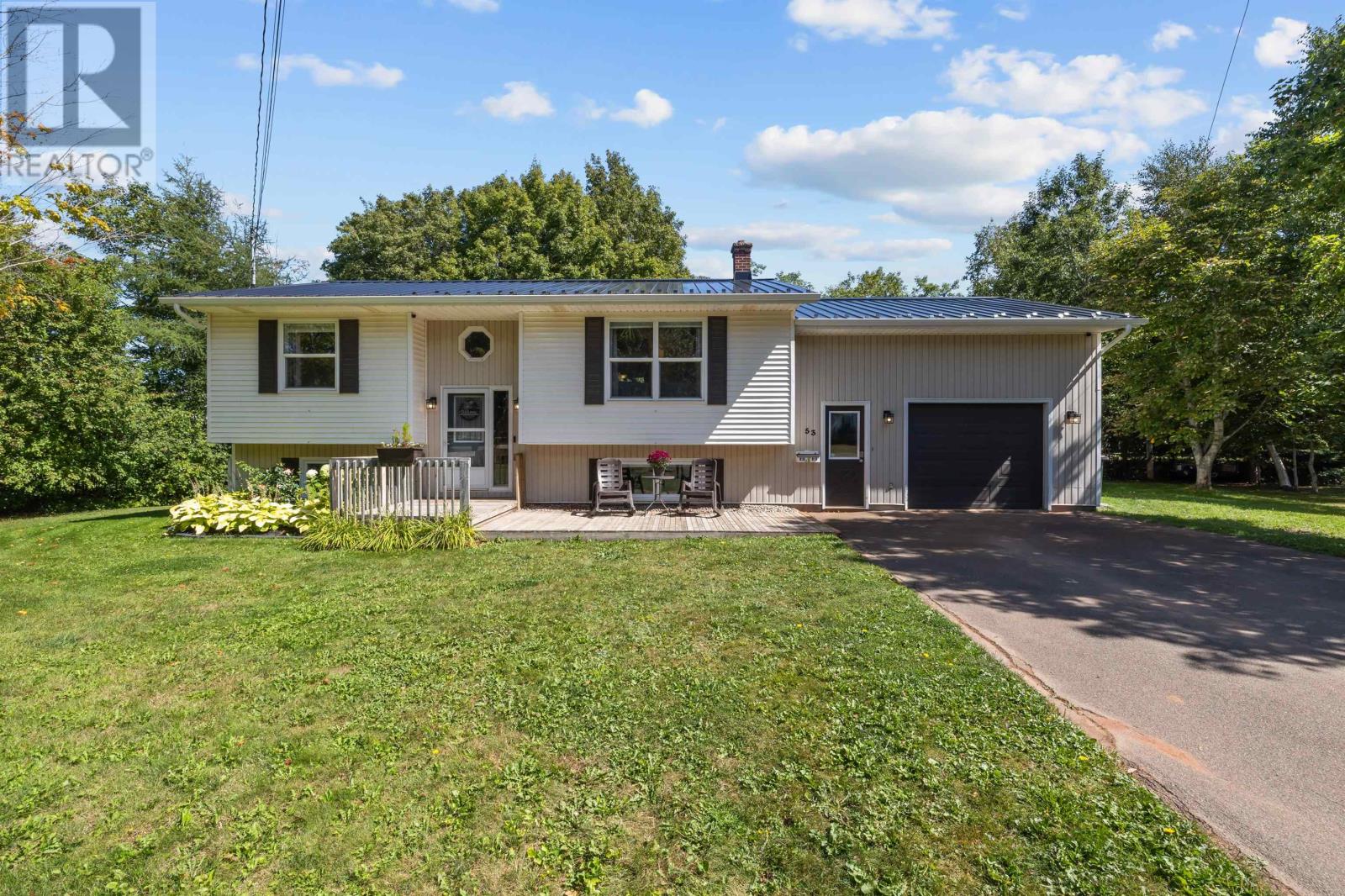 53 Pine Dr, Summerside, PE C1N 3Y3