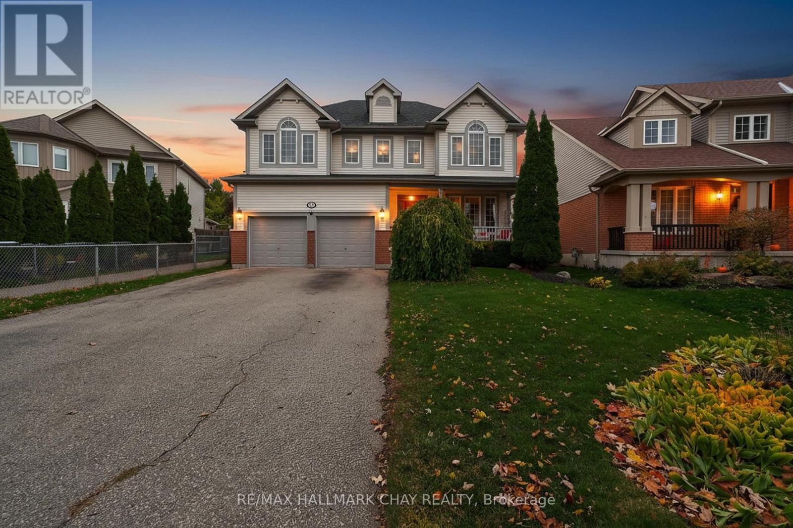 26 Kensington Trl, Barrie, ON L4N 0K5
