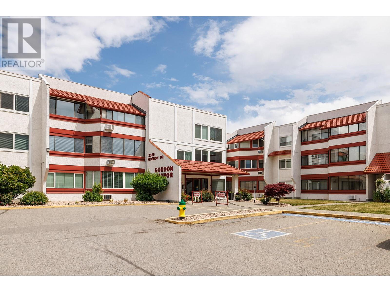 2085 Gordon Drive Unit 206 Lot Apt 23, Kelowna, BC V1Y 8S1