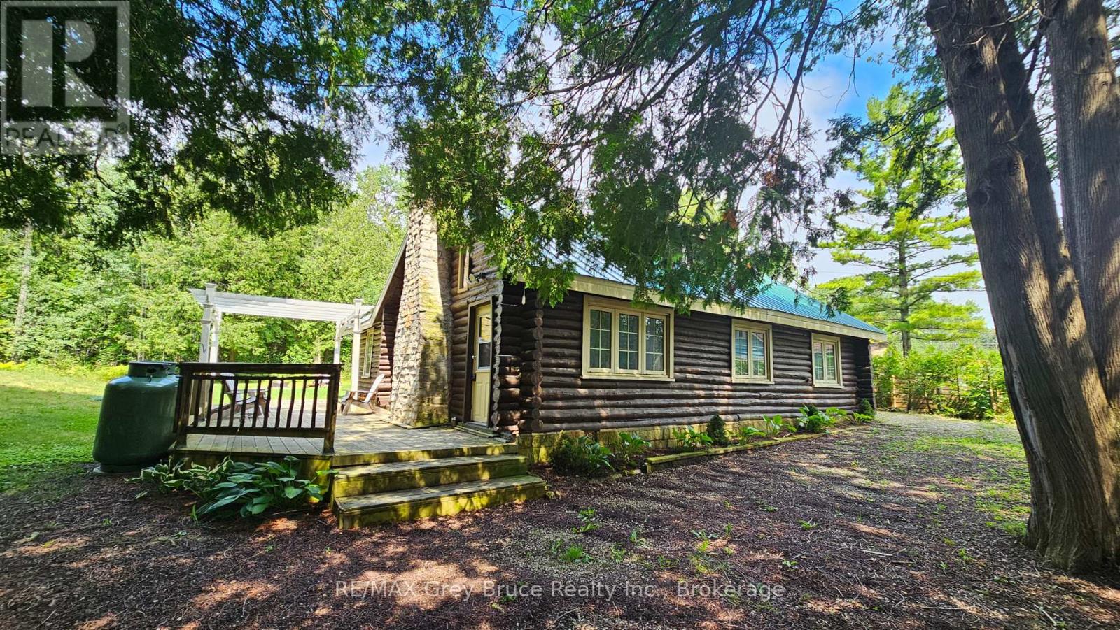 18 Stokes River Rd, Northern Bruce Peninsula, ON N0H 2M0