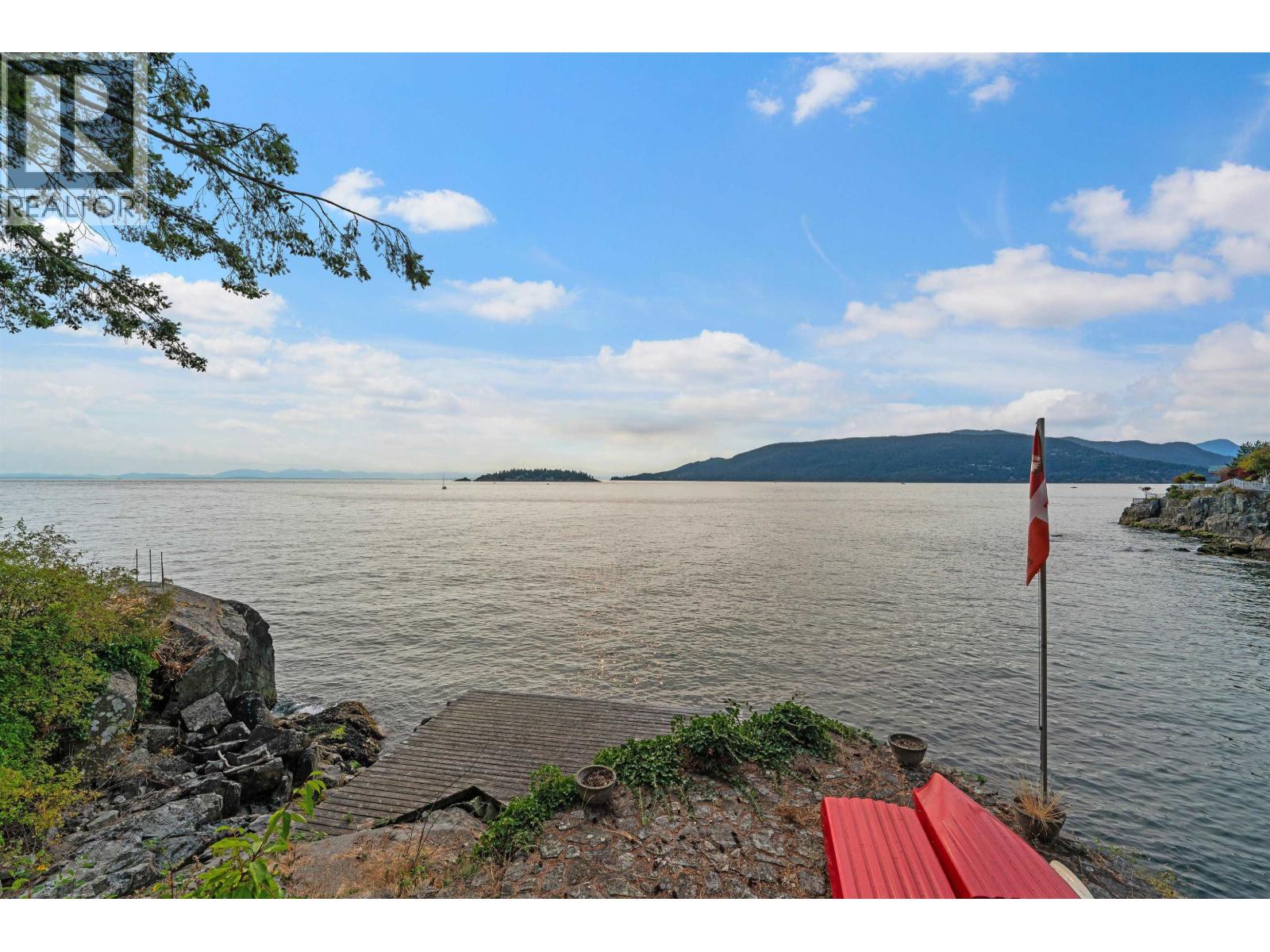 5834 Eagle Is, West Vancouver, BC V7W 1V5
