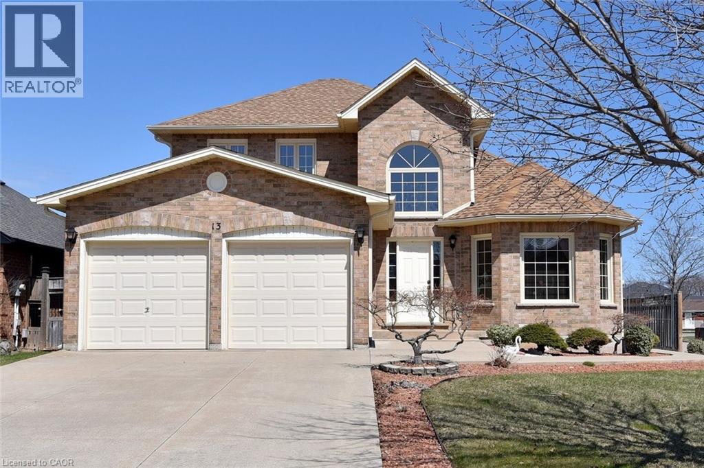13 Chianti Cres, Hamilton, ON L8E 5W1