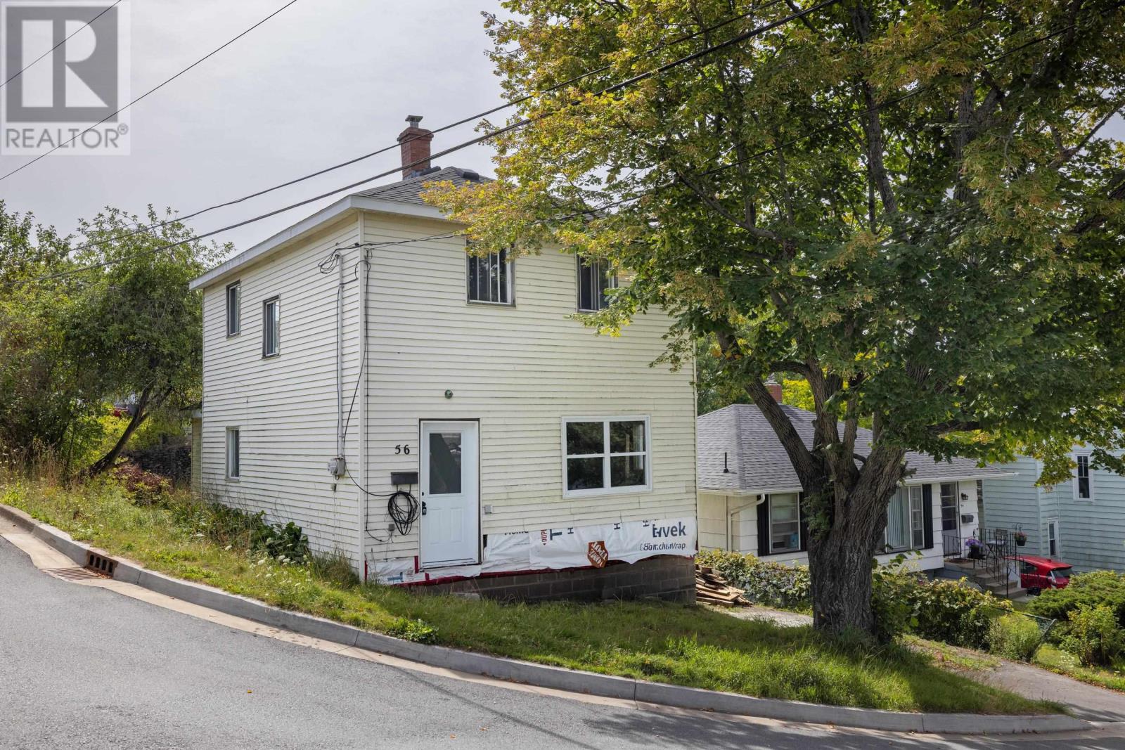 56 Irving St, Dartmouth, NS B2W 1K2