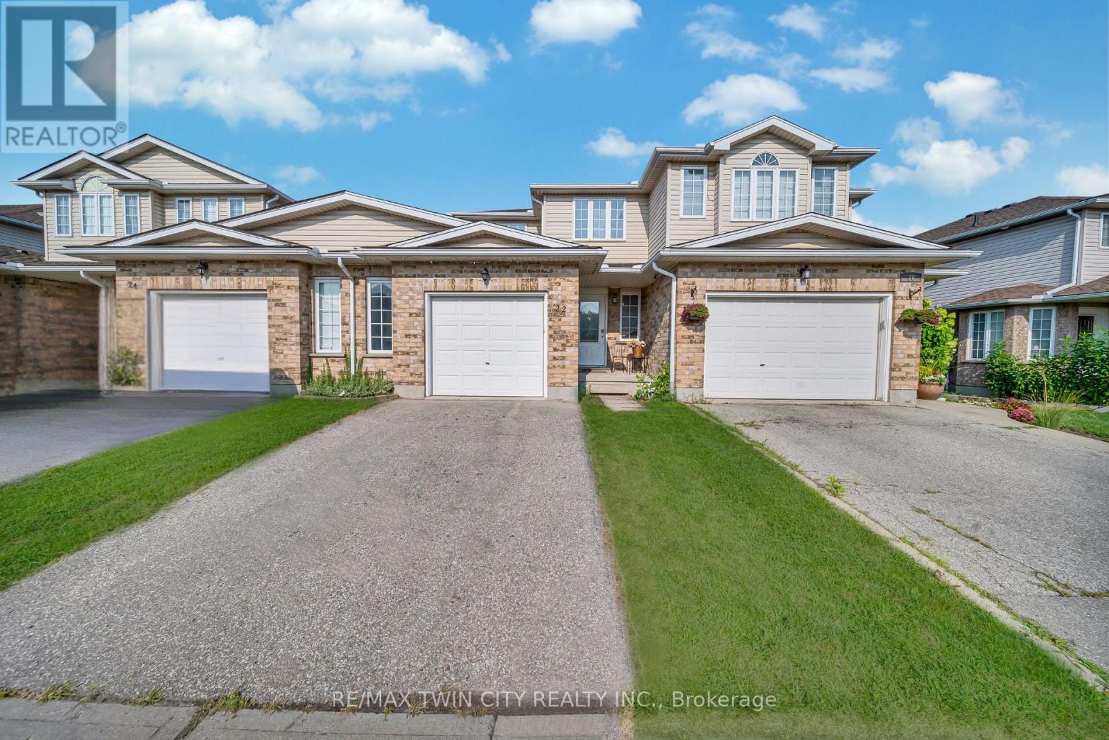 22 Chester Dr, Cambridge, ON N1T 2C4