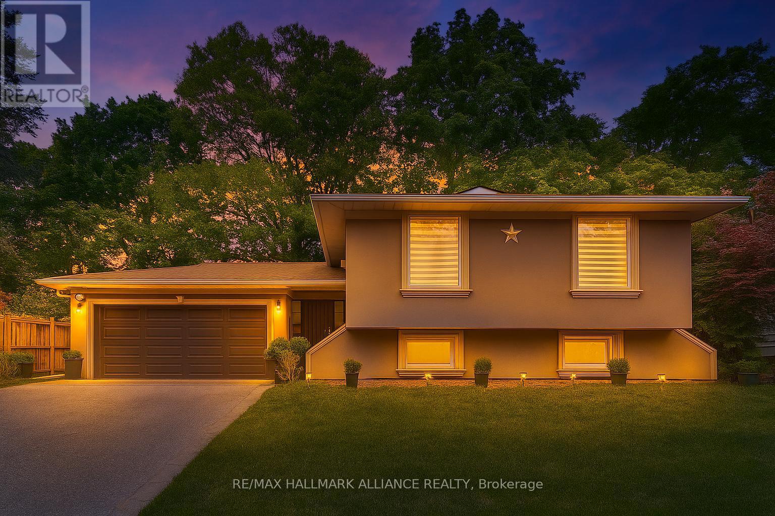 495 Brookmill Rd, Oakville, ON L6J 5K6