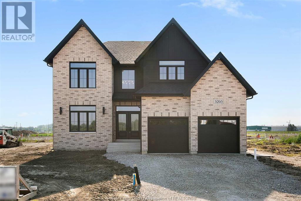 5205 Rafael St, Tecumseh, ON N0R 1K0