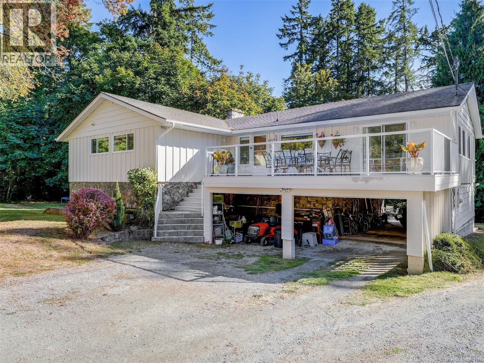 1021 Tatlow Rd, North Saanich, BC V8L 5P3