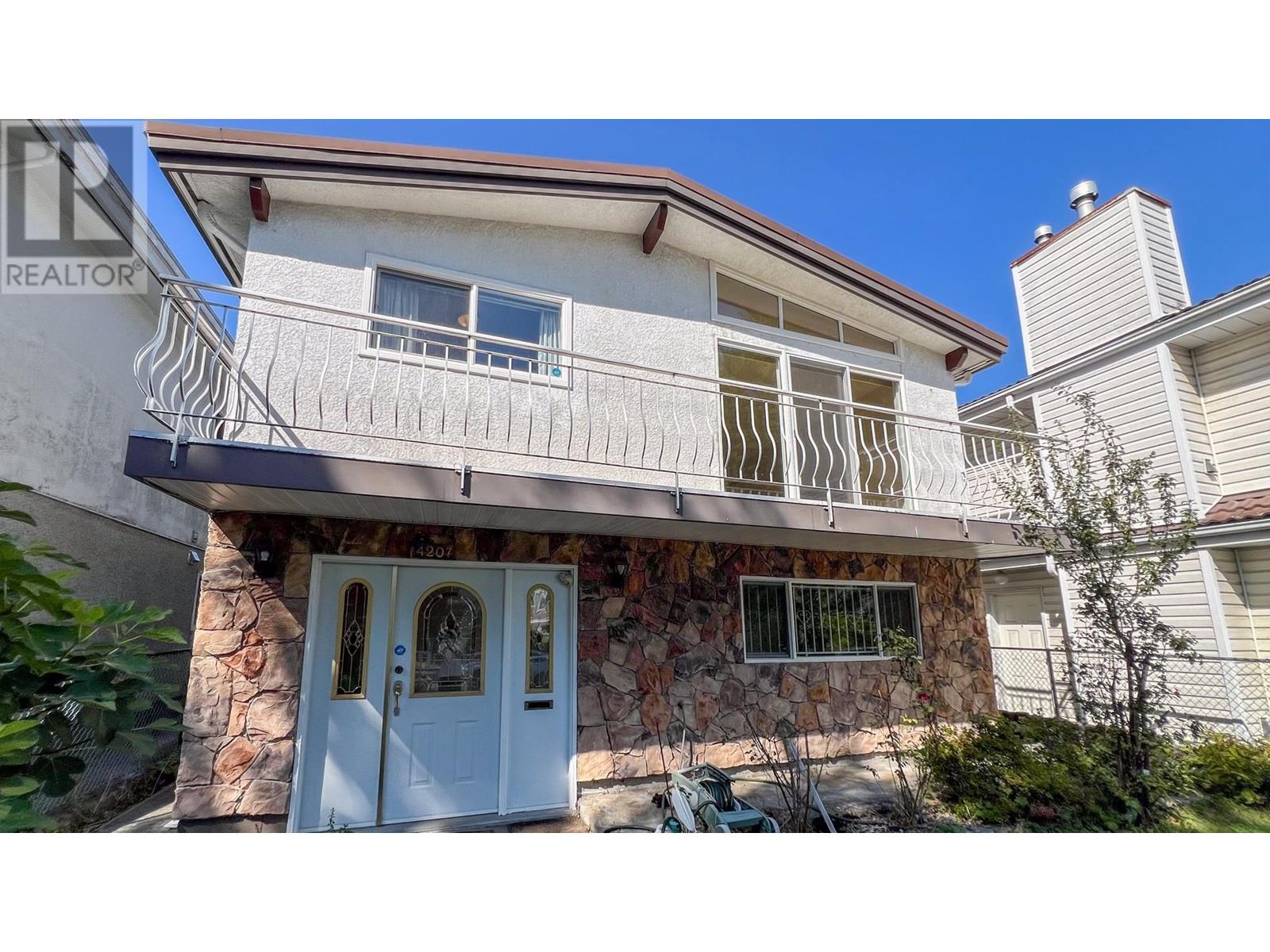 4207 Union St, Burnaby, BC V5C 2X3