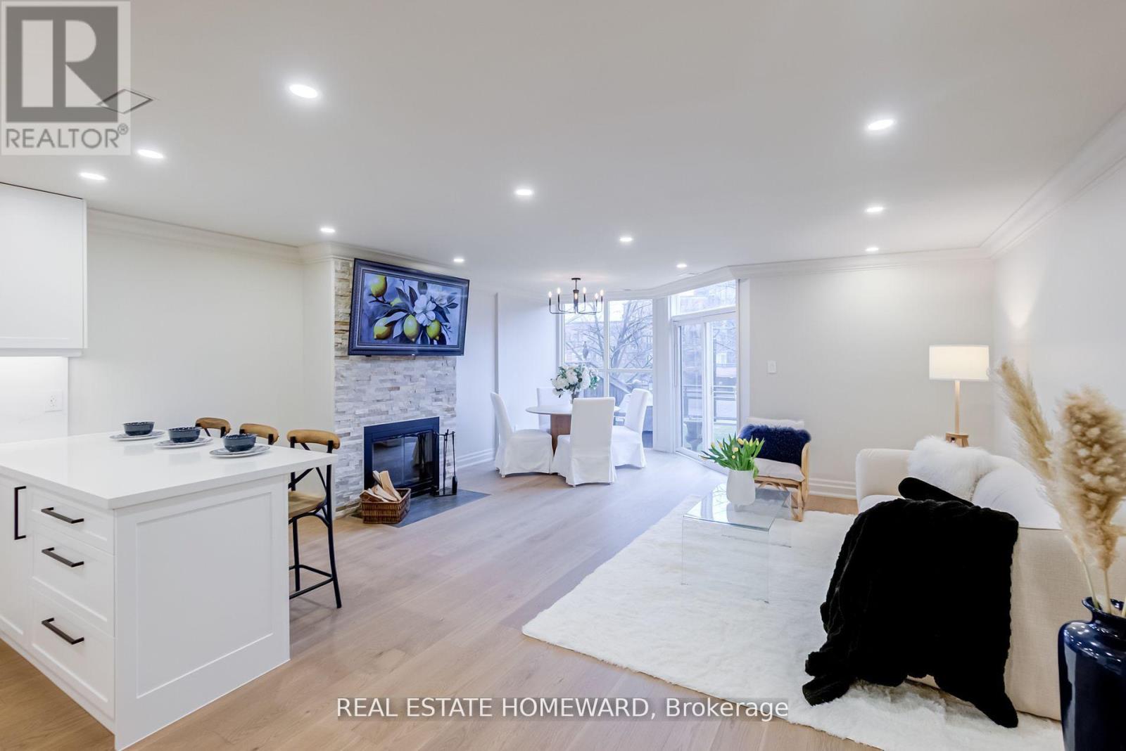 100 Arbors Ln, Vaughan, ON L4L 7G4