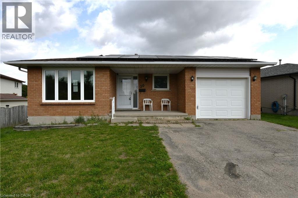 30 Casey Dr, Kitchener, ON N2A 3P1
