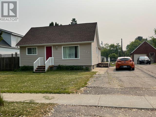 157 Pitt Ave, Dryden, ON P8N 2E2