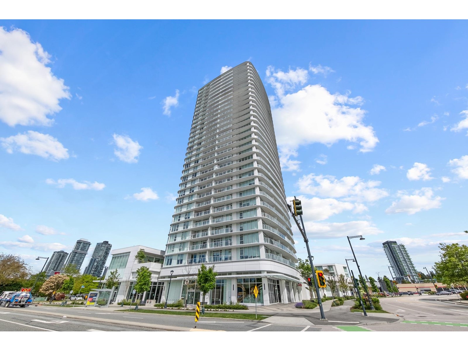 13685 102 Avenue Unit 906, Surrey, BC V3T 1N7