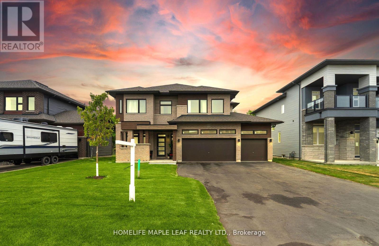 3153 Searidge St, Severn, ON L3V 0Y4