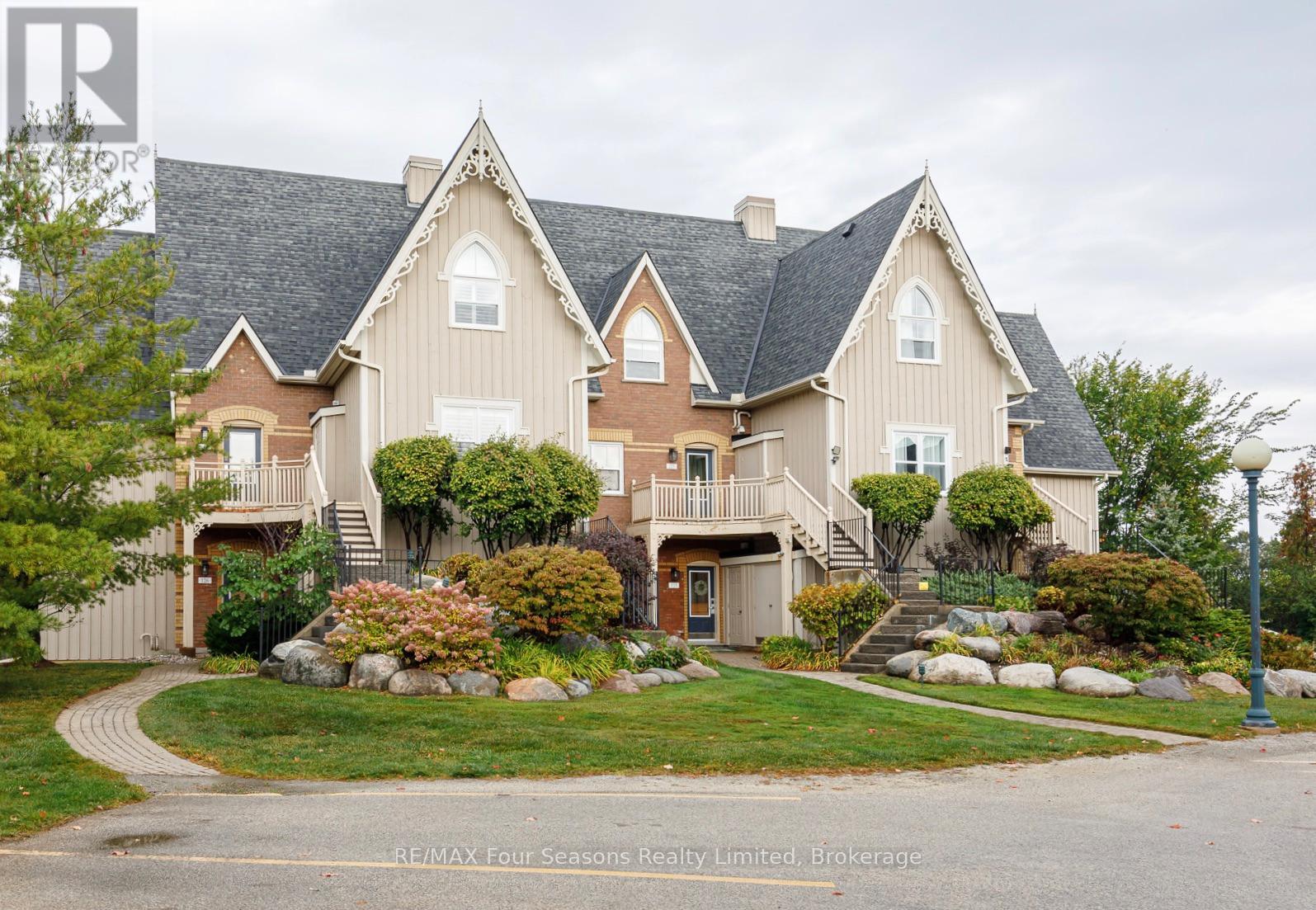 225 170 Snowbridge Way N, Blue Mountains, ON N0H 2P0