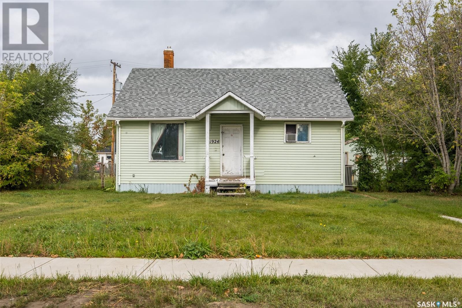 1924 15 Street West, Prince Albert, SK S6V 3T9