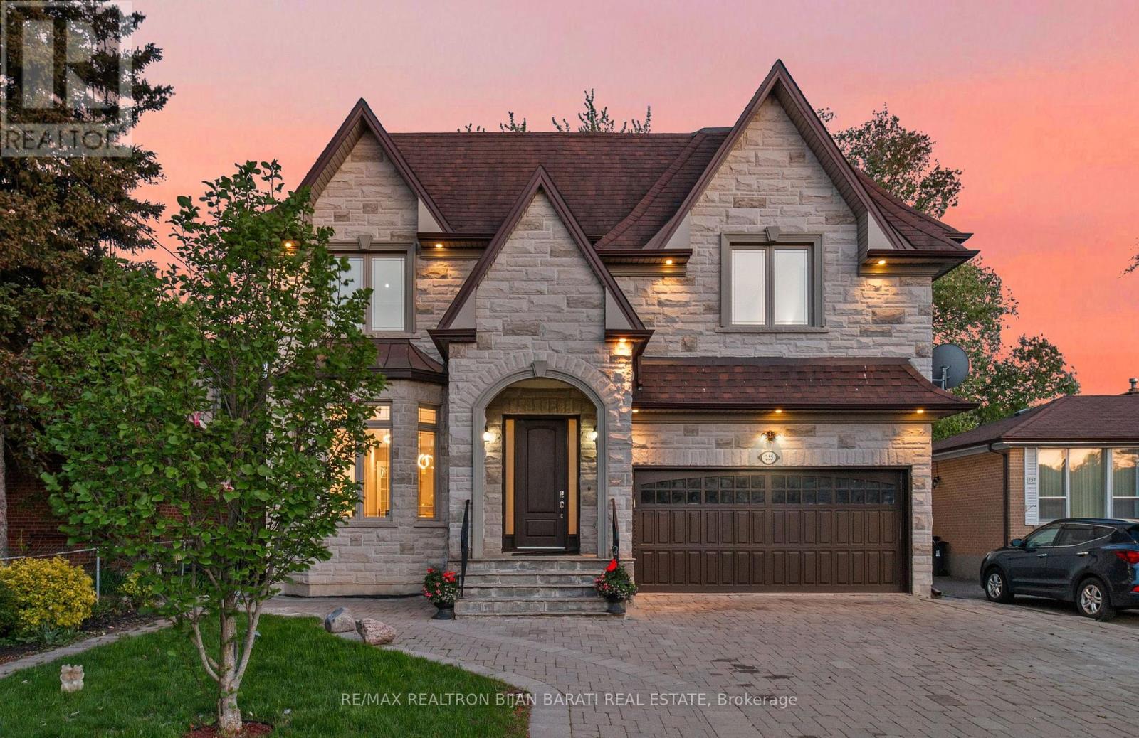 255 Homewood Ave, Toronto, ON M2R 2N4