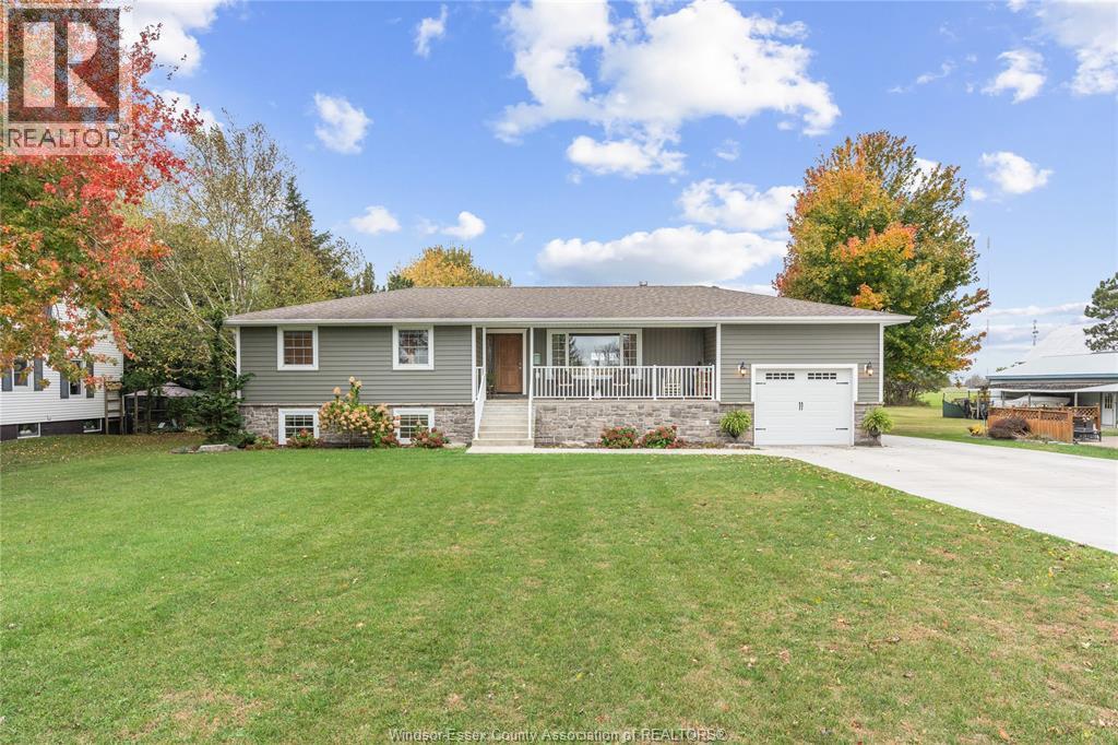 215 County Rd 34 W, Kingsville, ON N0R 1B0