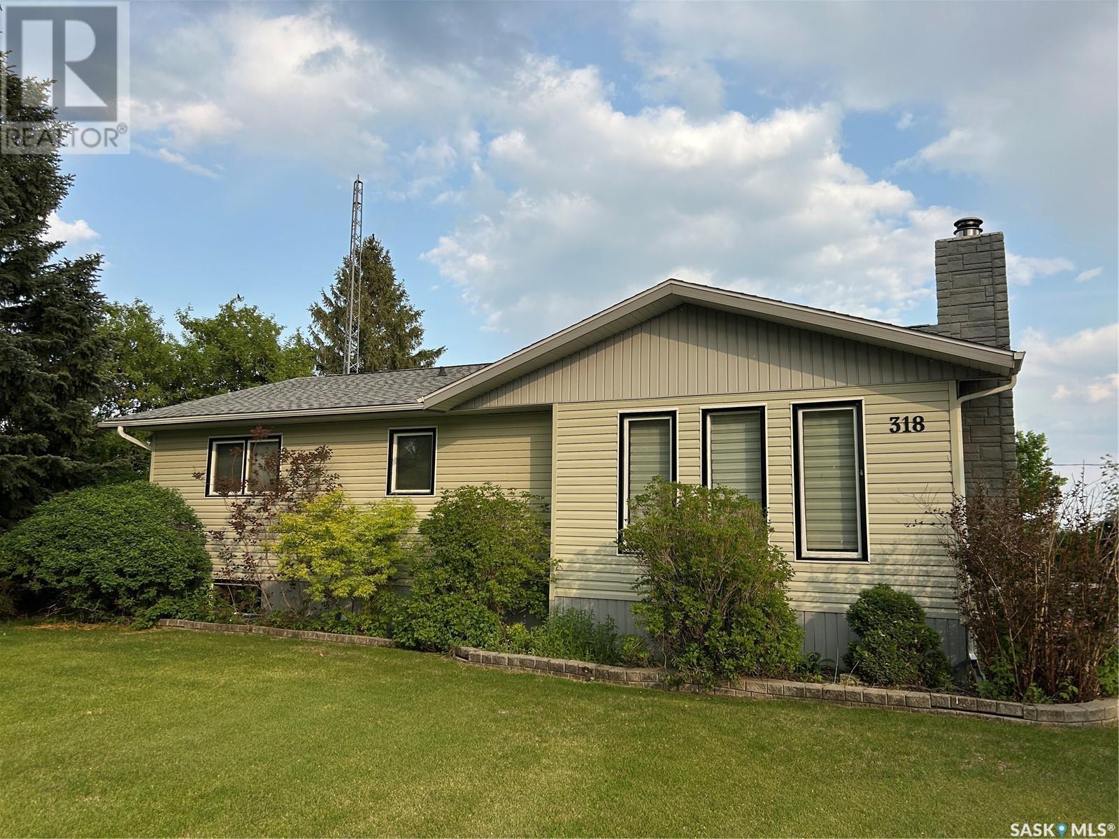 318 3 Avenue, Alameda, SK S0C 0A0