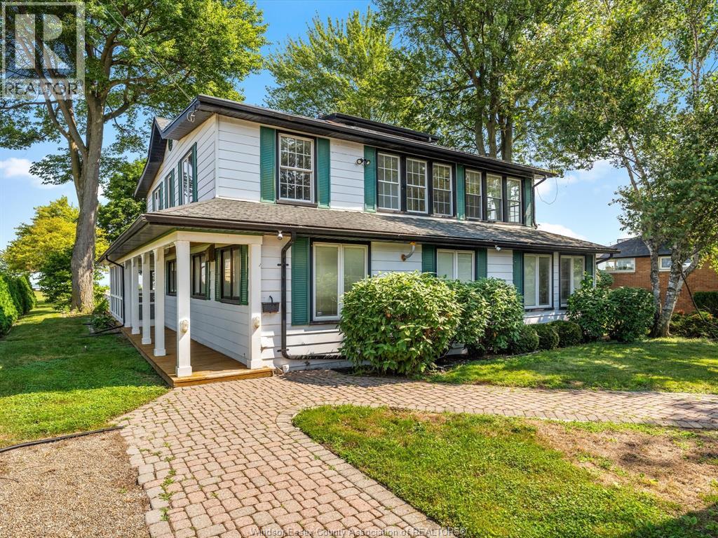 13050 Riverside Dr E, Tecumseh, ON N8N 2M7