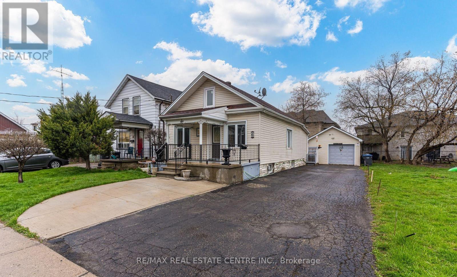 6 Eastern Ave, Brampton Queen Street Corridor, ON L6W 1X6