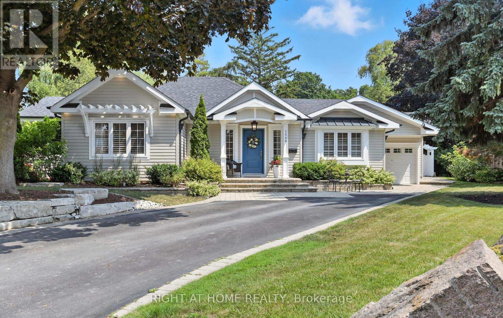 1549 Willowside Ct, Pickering, ON L1W 3P5