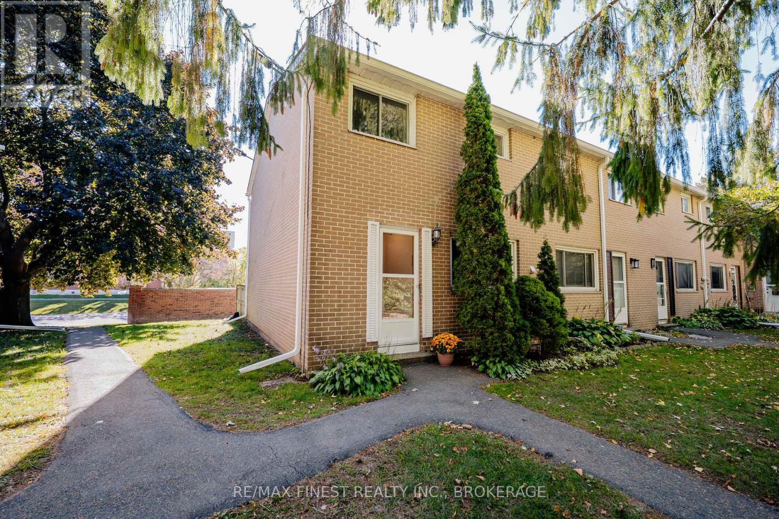 14 258 Queen Mary Rd, Kingston, ON K7M 2B2