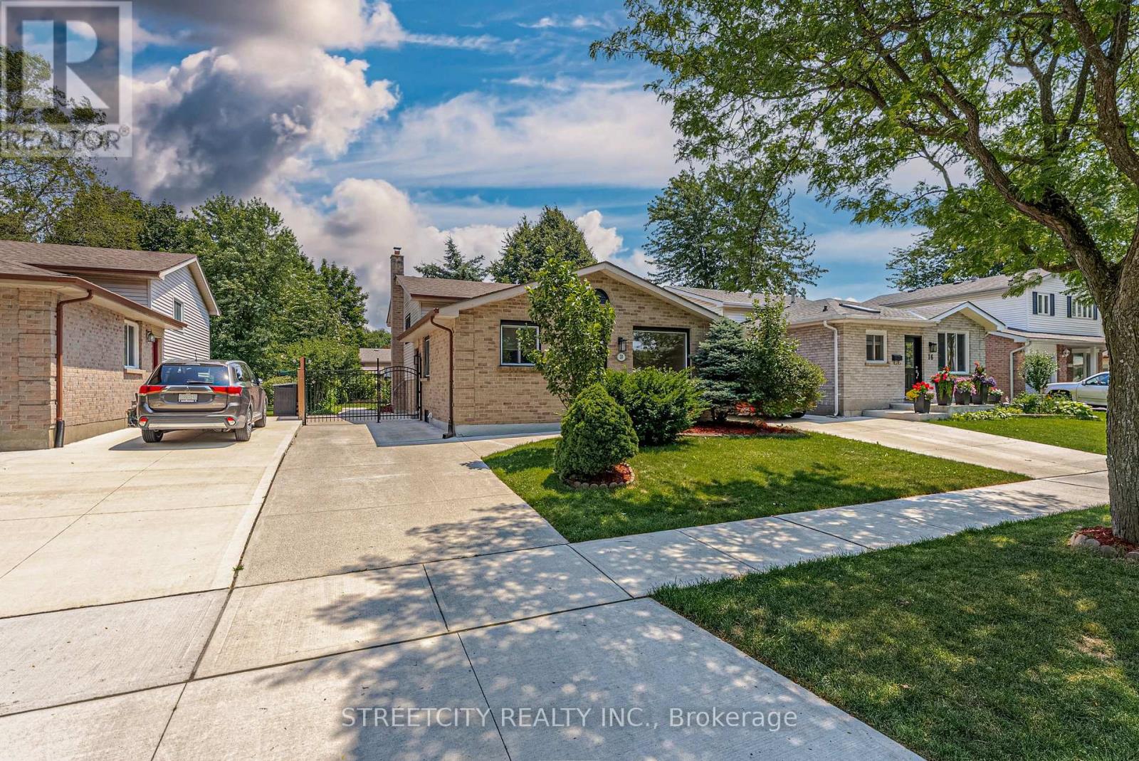 20 Fairchild Cres, London, ON N6E 3E2