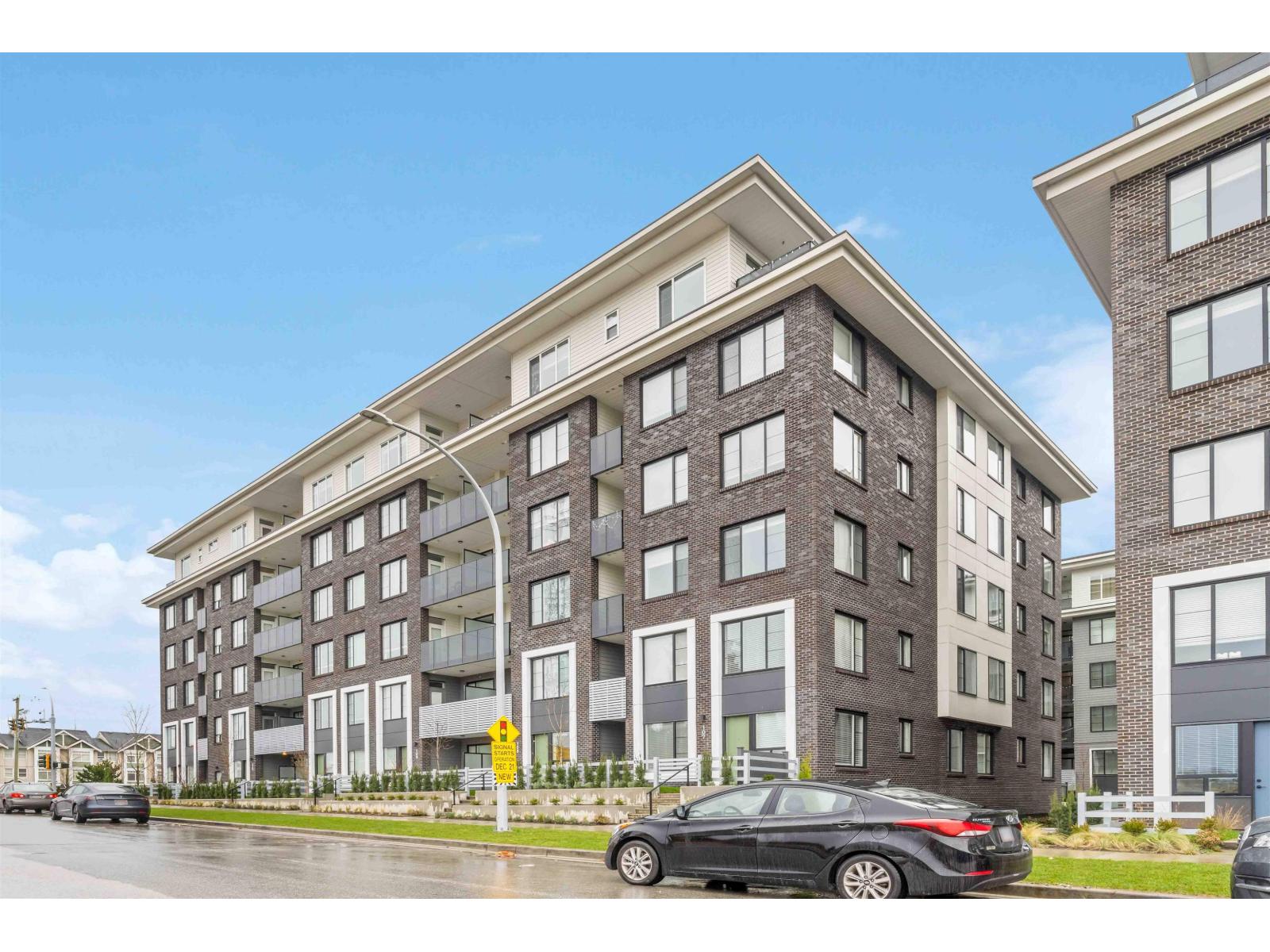 15848 Fraser Highway Unit 109, Surrey, BC V4N 6X6