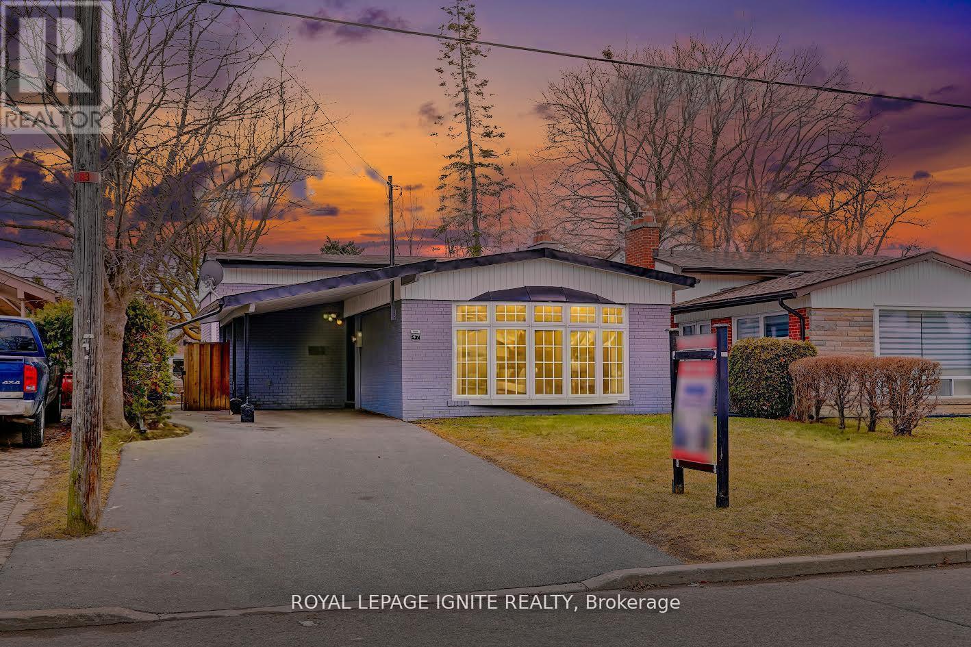 47 Deerfield Rd, Toronto, ON M1K 4X2