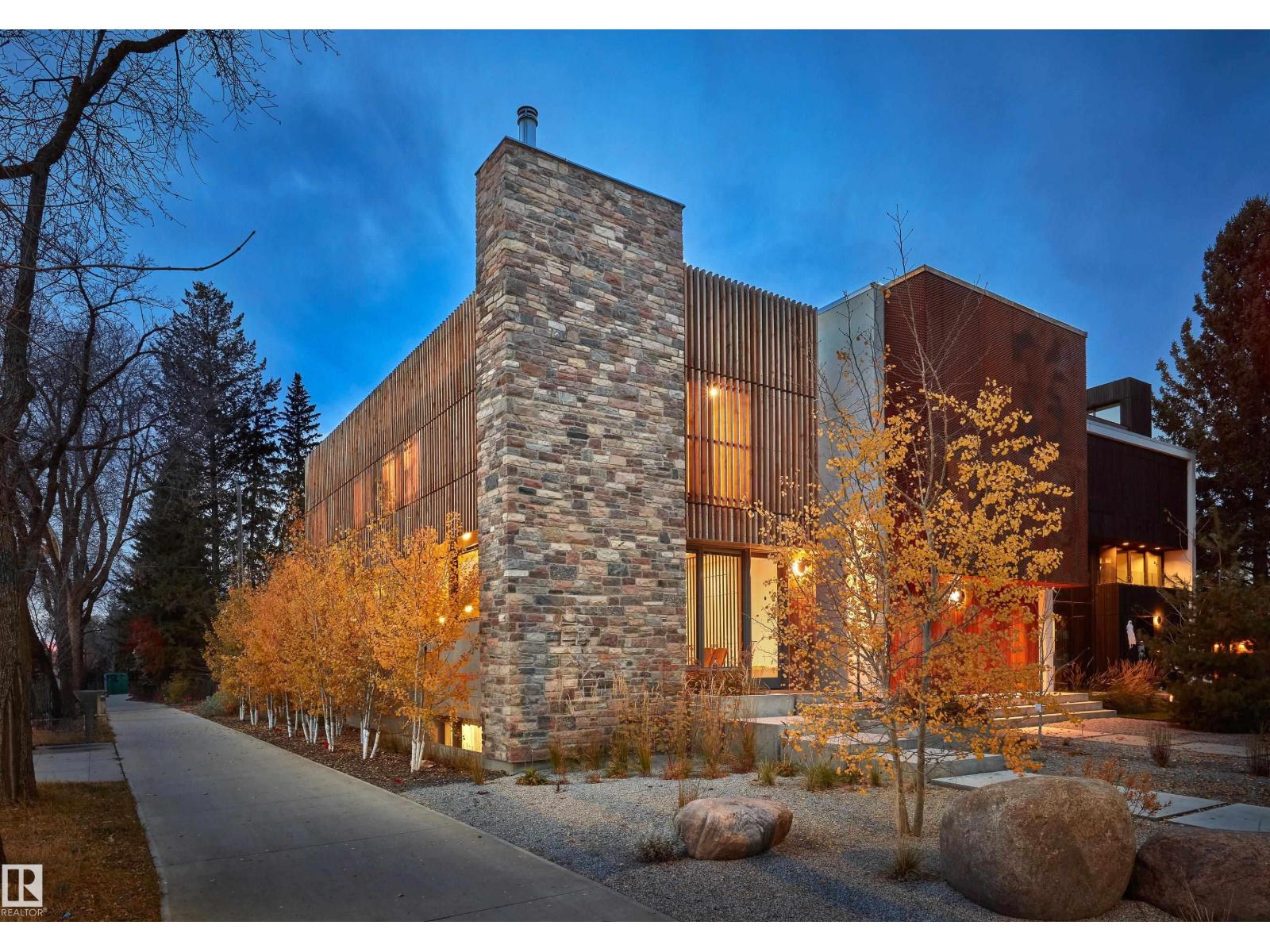 130 St Nw Unit 10204, Edmonton, AB T5N 1X5