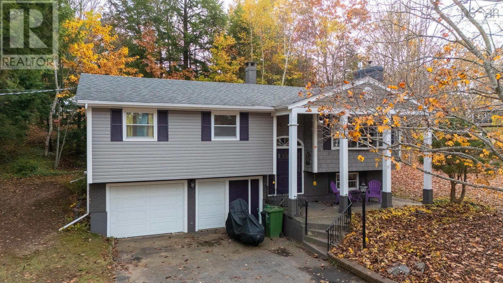 4 Evergreen Ave, New Minas, NS B4N 4J5