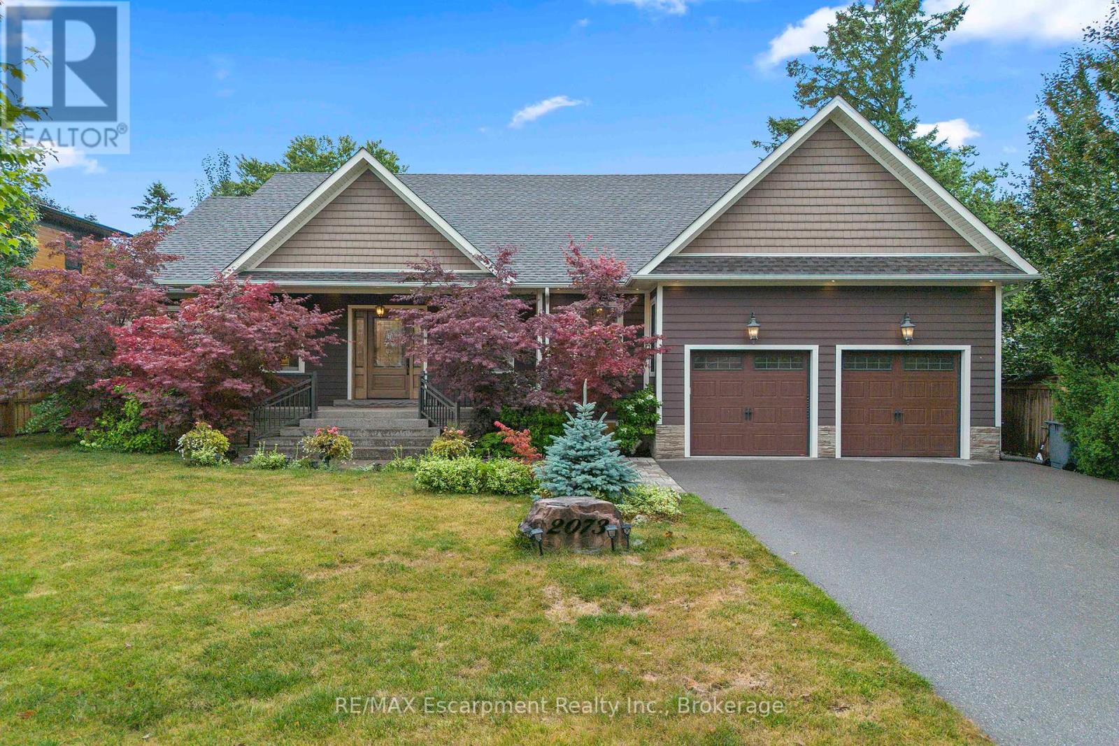 2073 Deramore Dr, Oakville, ON L6J 2P7