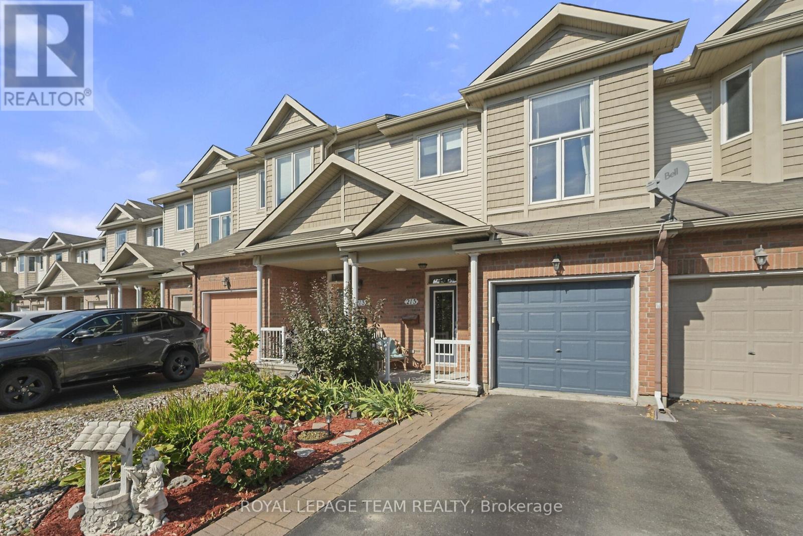 215 Parkrose Private, Ottawa, ON K4A 0N8