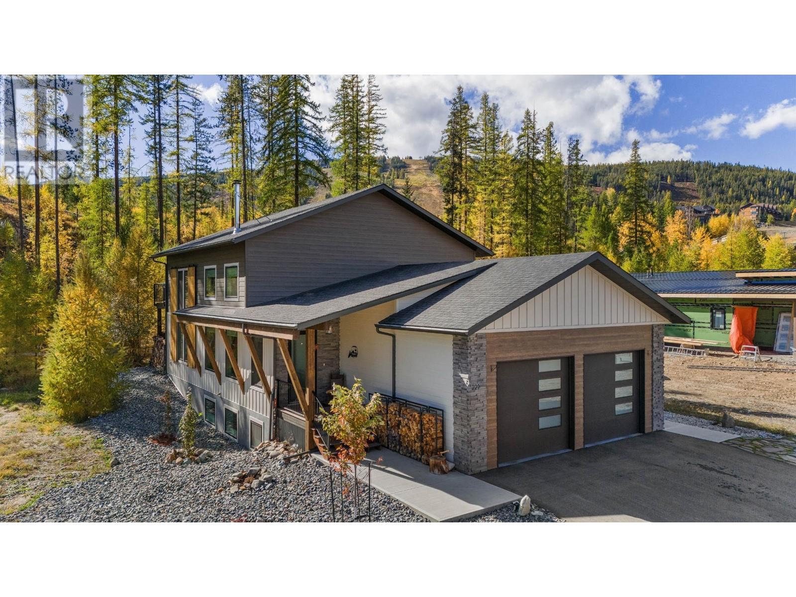 221 Stemwinder Dr, Kimberley, BC V1A 3E9