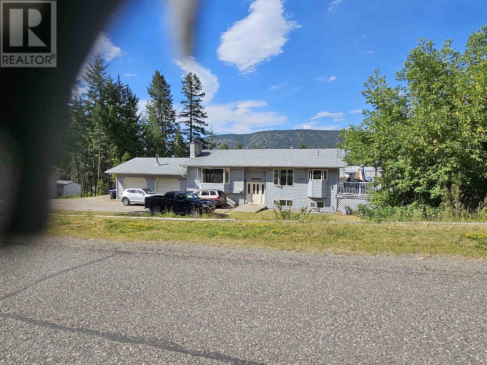 1720 Hazel St, Williams Lake, BC V2G 3C8