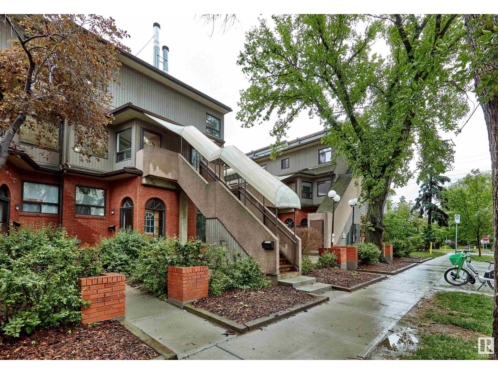 83 Av Nw Unit 11140, Edmonton, AB T6G 0V1