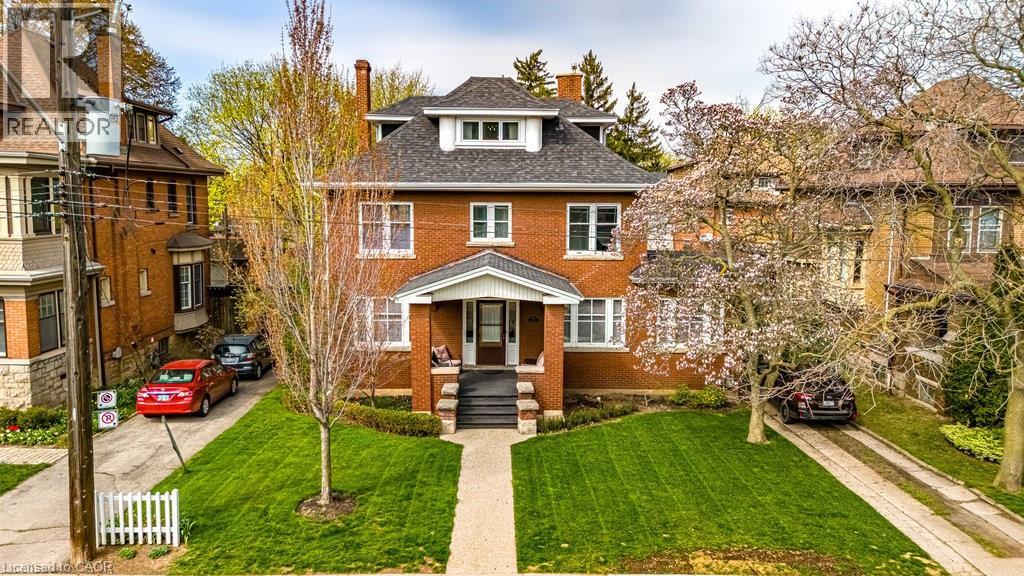 125 Delaware Ave, Hamilton, ON L8M 1V2