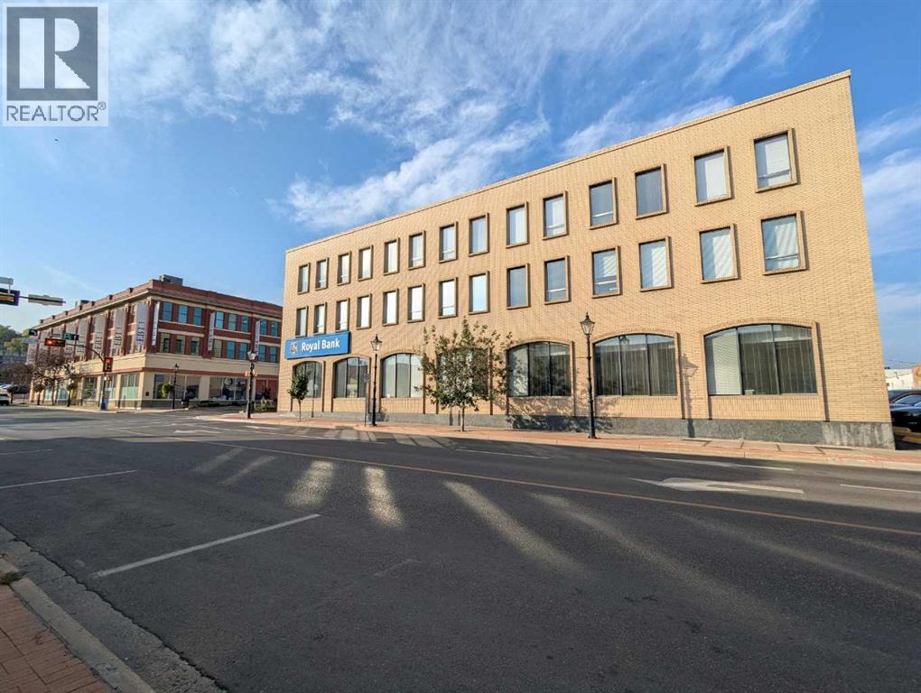 578-580 3 St SE, Medicine Hat, AB T1A 0H3