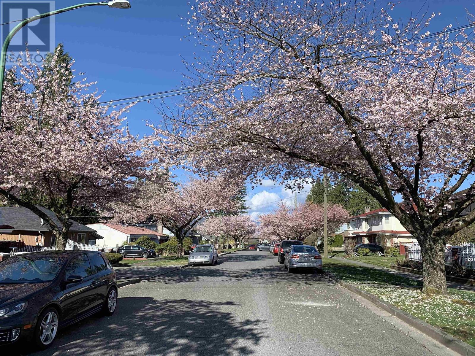 7606 Ulster St, Burnaby, BC V5E 2E9