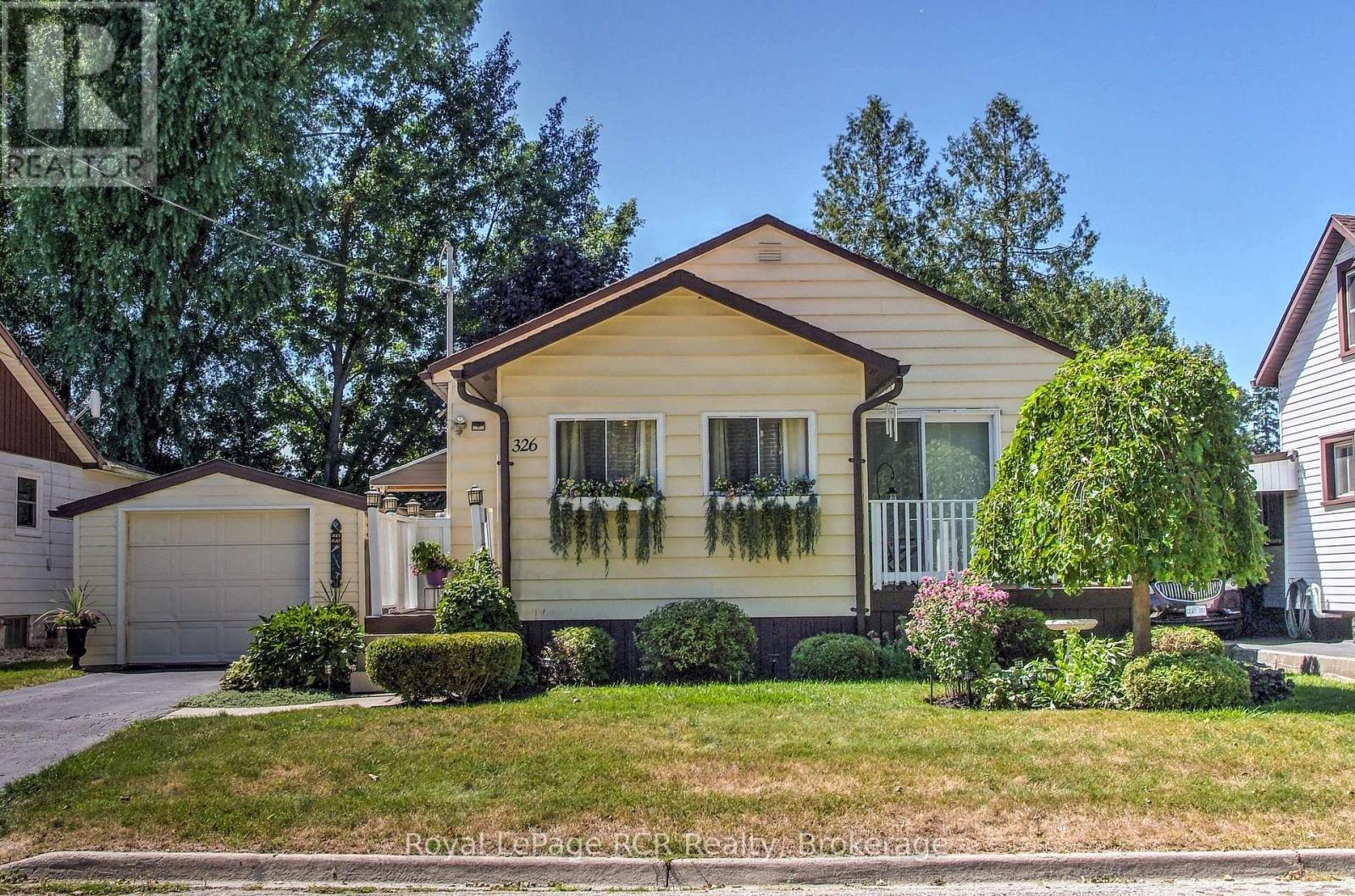 326 12th Avenue, Hanover, ON N4N 2T2