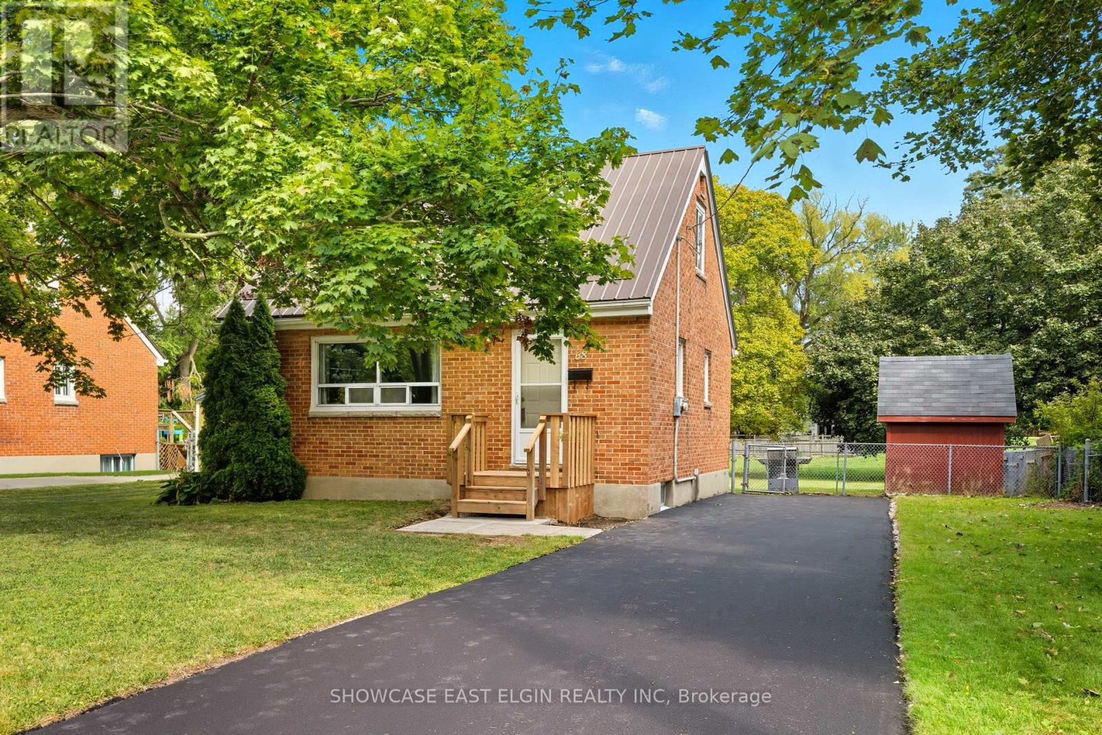 68 Dunkirk Dr, St. Thomas, ON N5R 1S3