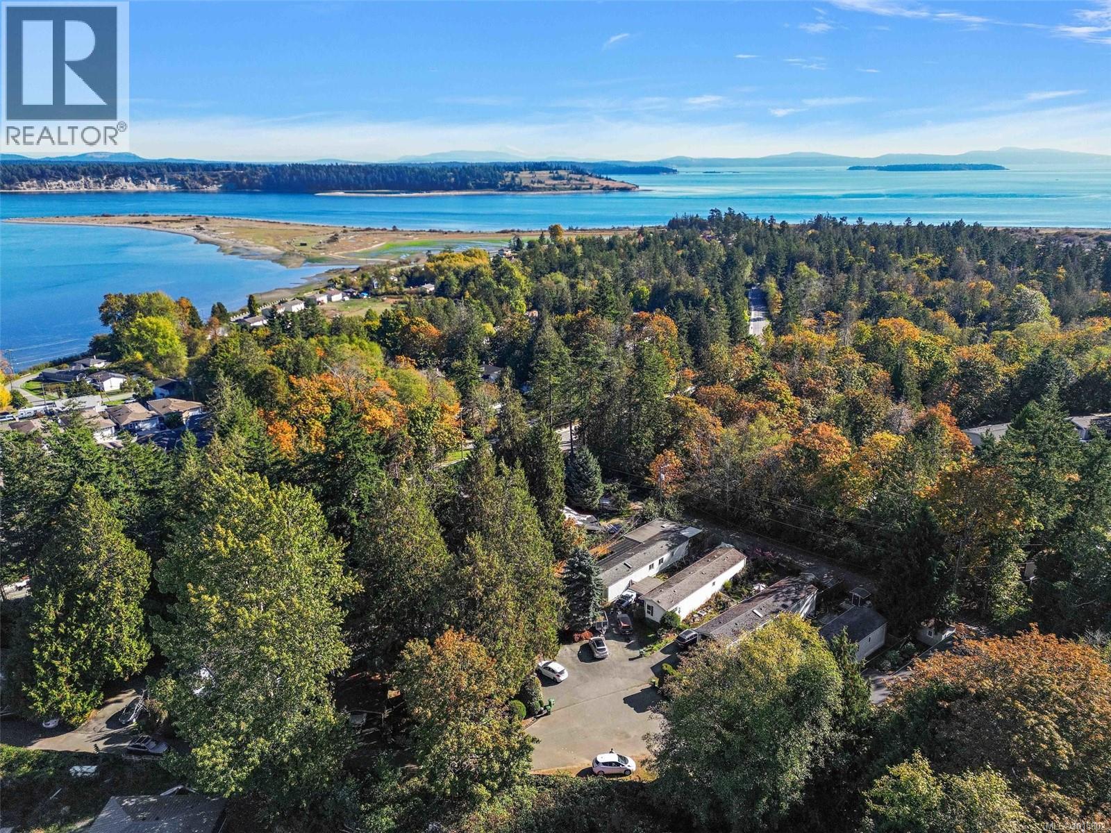 2741 Stautw Rd Unit 5 Rd, Central Saanich, BC V8M 2E9