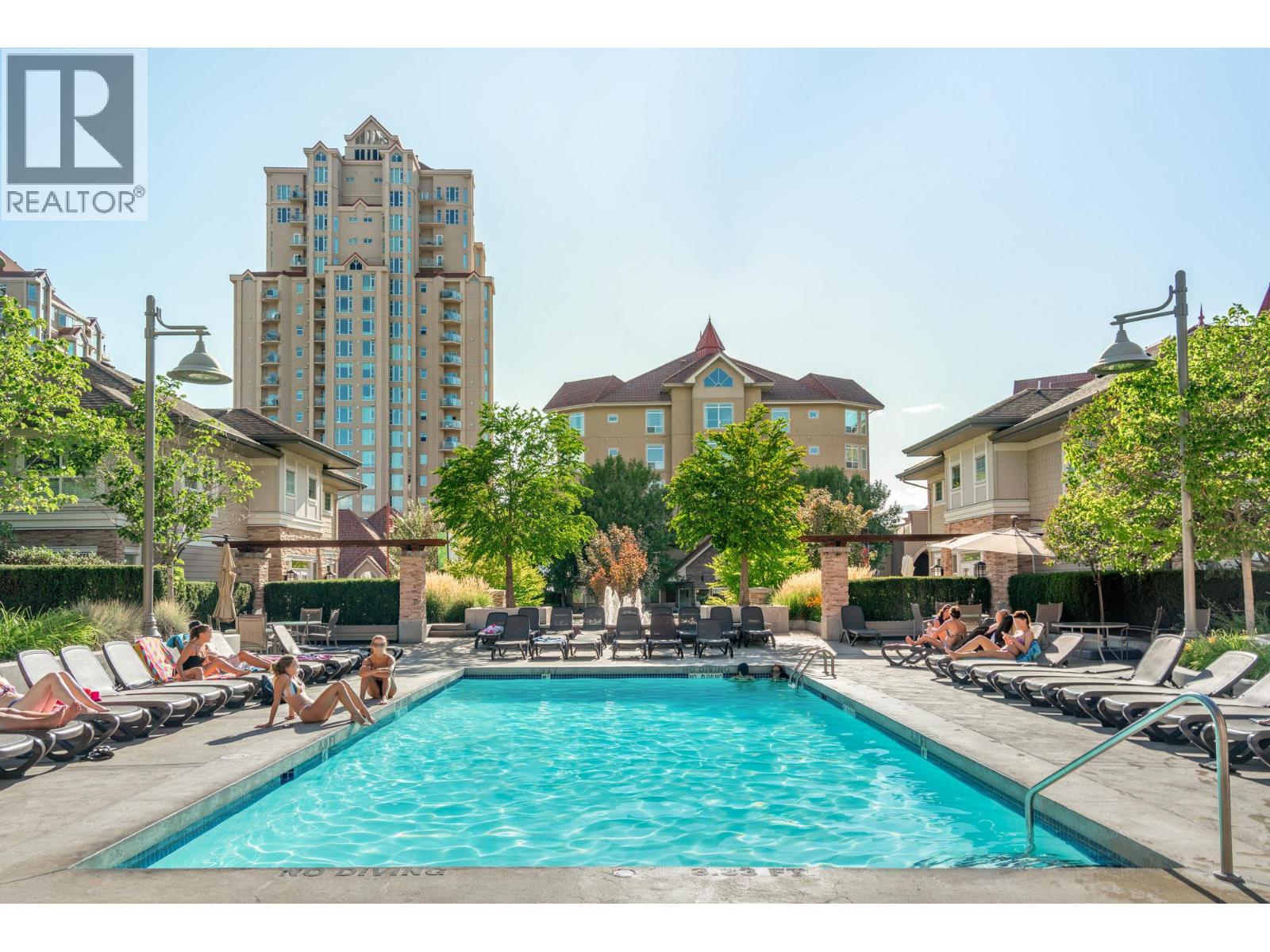 1083 Sunset Drive Unit 312, Kelowna, BC V1Y 9Z1