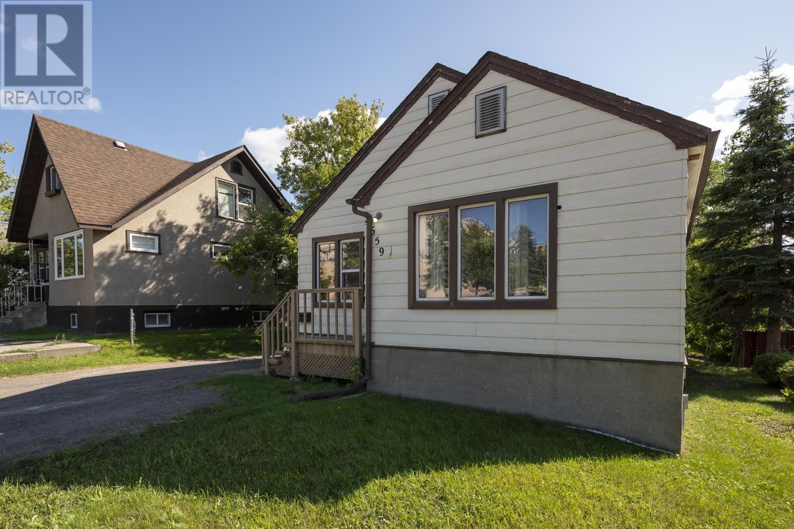 659 Red River Rd, Thunder Bay, ON P7B 1H9