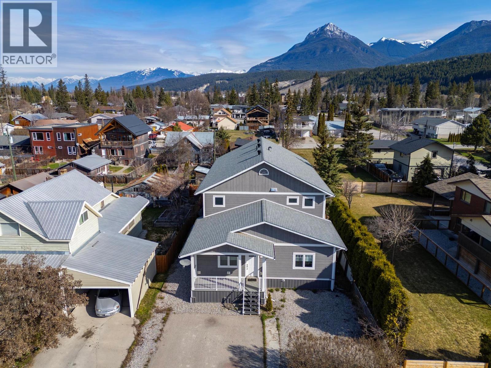 615 9 Street South, Golden, BC V0A 1H0